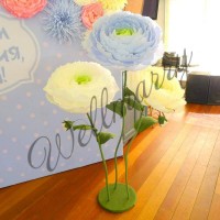 Аренда ростовых цветов из бумаги "Ранункулюсы"  (цвет по согласованию)